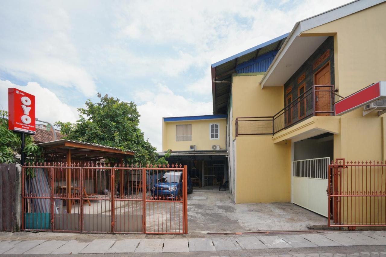 Oyo 2656 Az Zahra Residence Syariah Surabaya Esterno foto