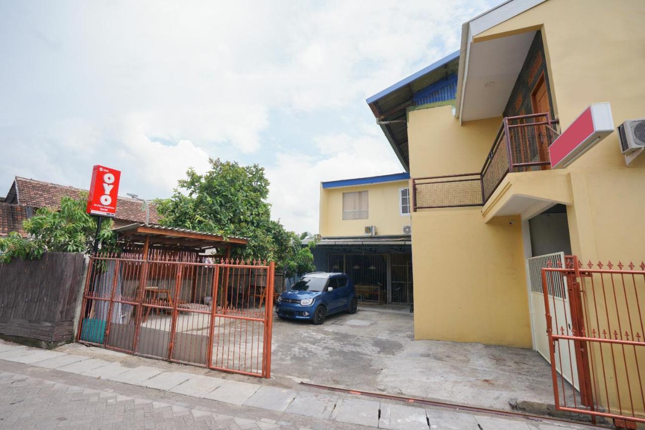 Oyo 2656 Az Zahra Residence Syariah Surabaya Esterno foto