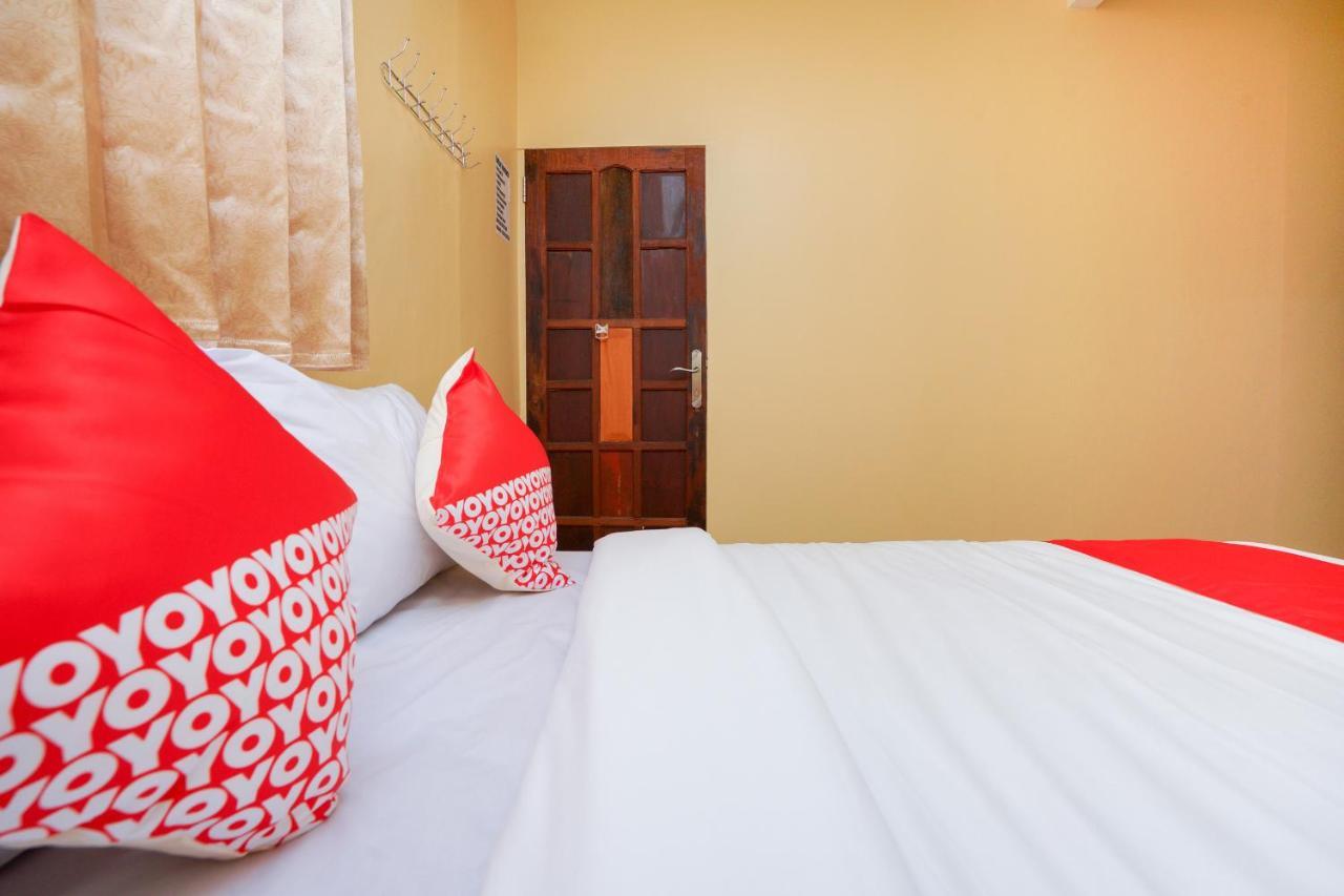 Oyo 2656 Az Zahra Residence Syariah Surabaya Esterno foto