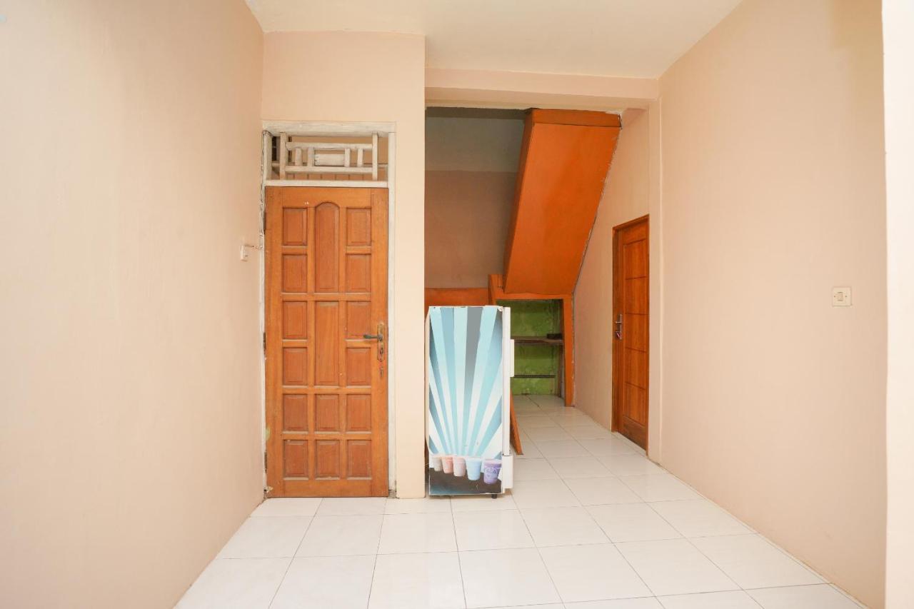 Oyo 2656 Az Zahra Residence Syariah Surabaya Esterno foto